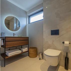 Selection of 5 bedroom seafront villas with pool on Ciovo near Trogir, sleeps 10